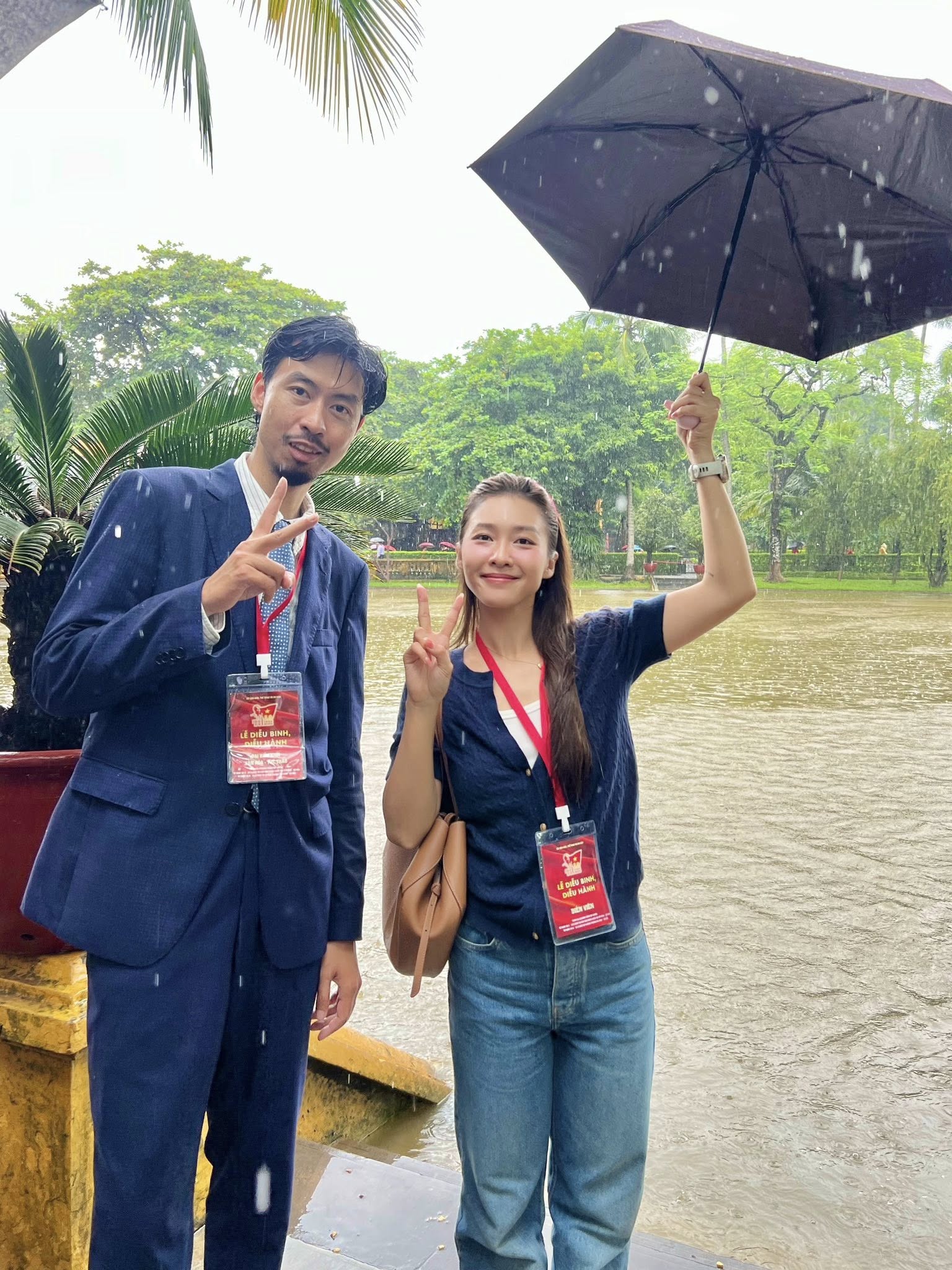 Hoàng Thuỳ Linh - Đen Vâu, NSND Xuân Bắc và dàn sao Việt tham gia lễ viếng Lăng Bác- Ảnh 3.