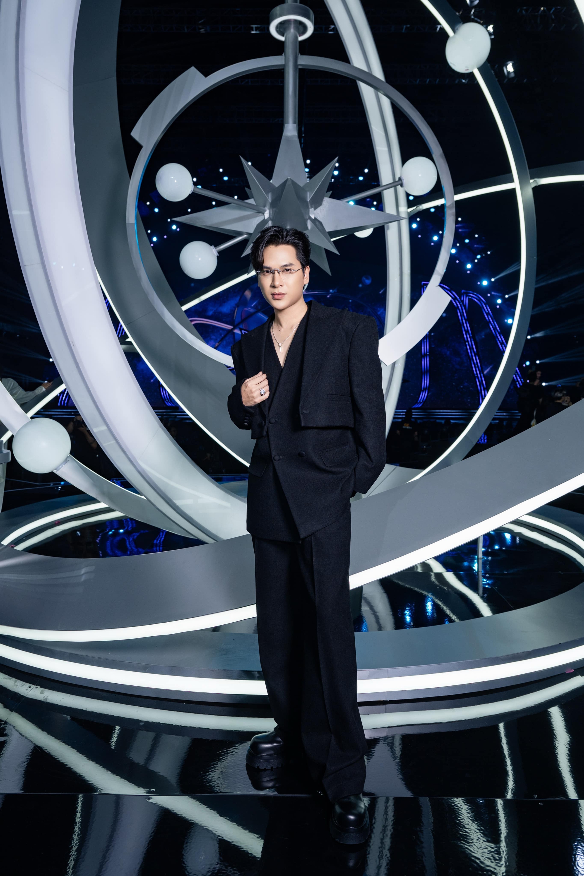 Dũng Agus - người đứng sau thành công của Dược sĩ Tiến debut làm ca sĩ: