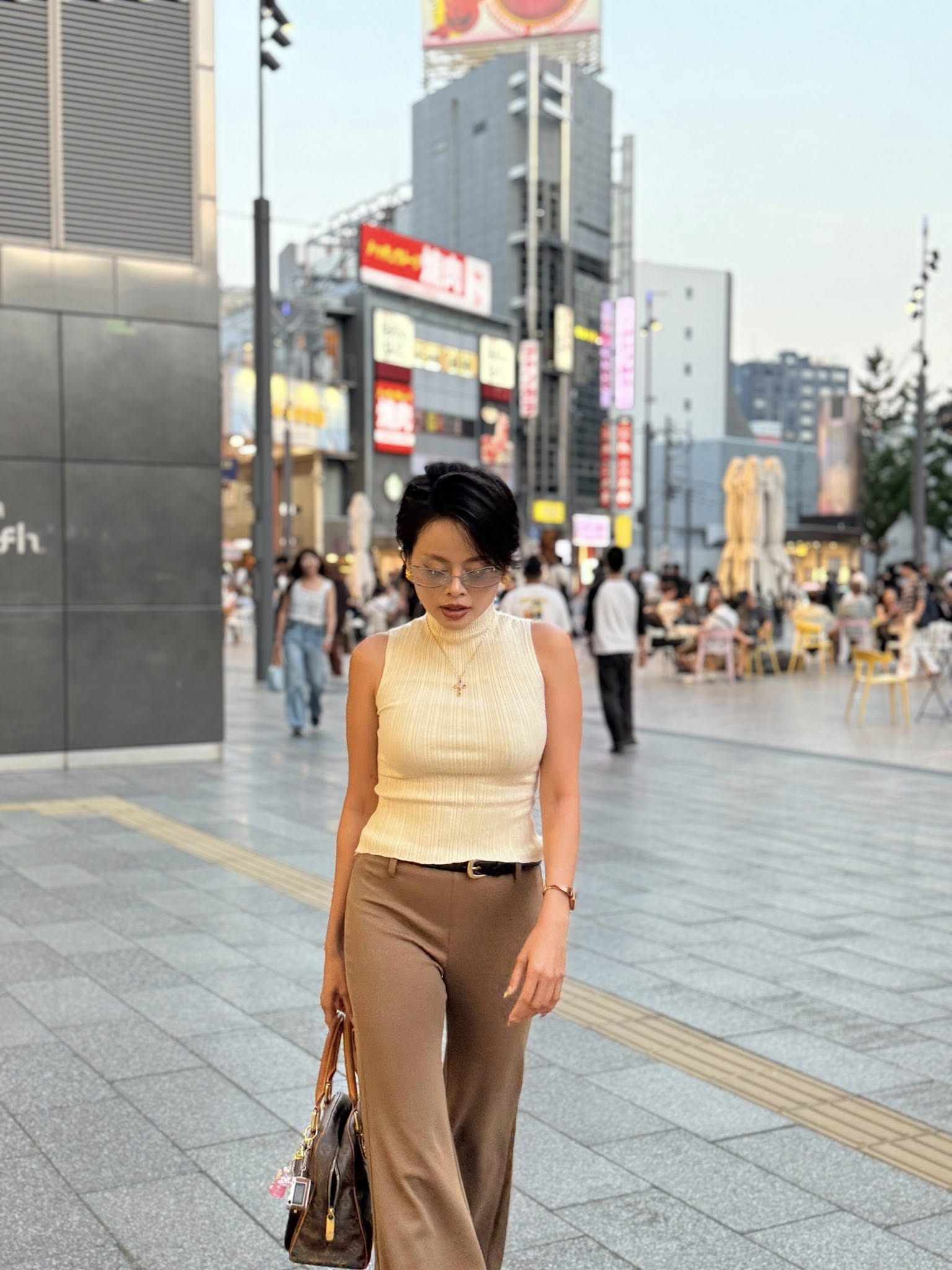 Tý Nị miền Tây lấy chồng Nhật sống sang chảnh,