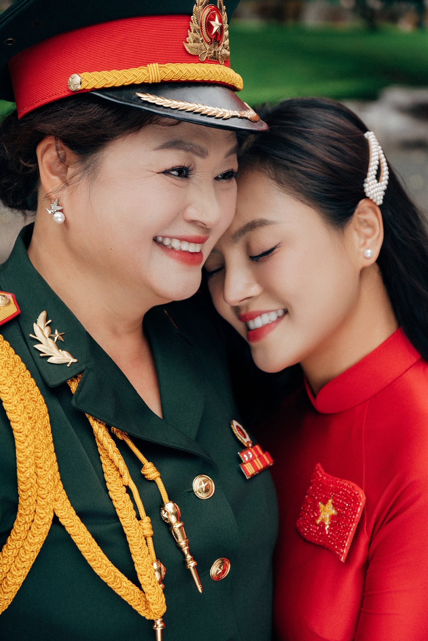 Nữ diễn viên có mẹ là Thượng tá quân đội, vinh dự cầm biển của khối Văn hoá - Thể thao diễu hành A80- Ảnh 5.