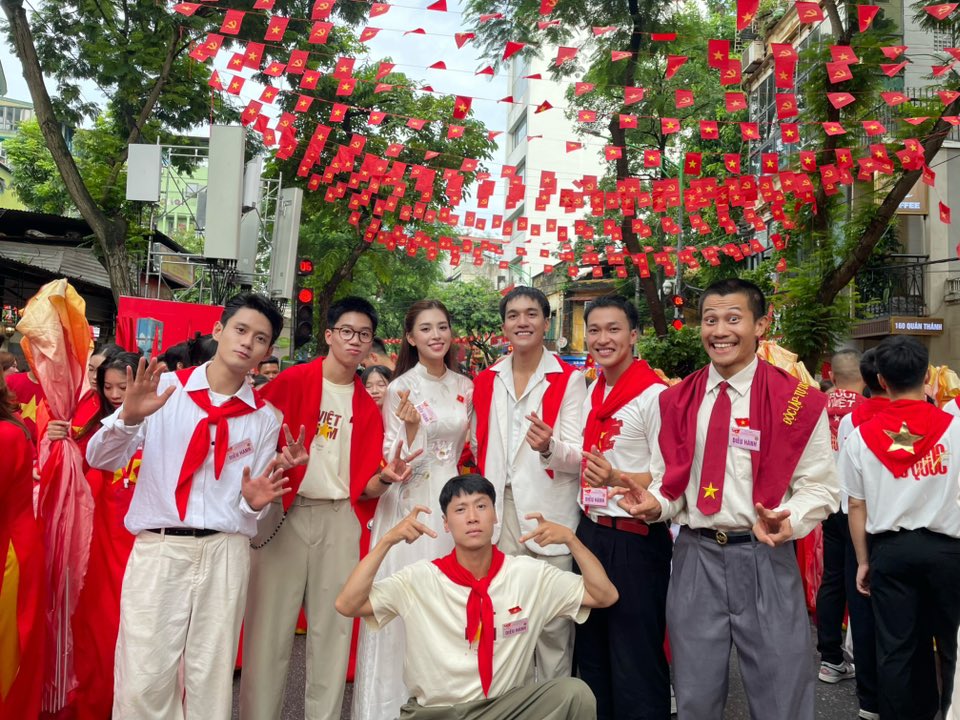 "Mỹ nhân Việt ngàn năm có một" viral cõi mạng sau tổng duyệt A80: Không phải vì quá đẹp, mà lại vì biểu cảm "khó đỡ" cỡ này! 54091965113065156775071053973884351899539619n 1756568461664 17565684619951379068312