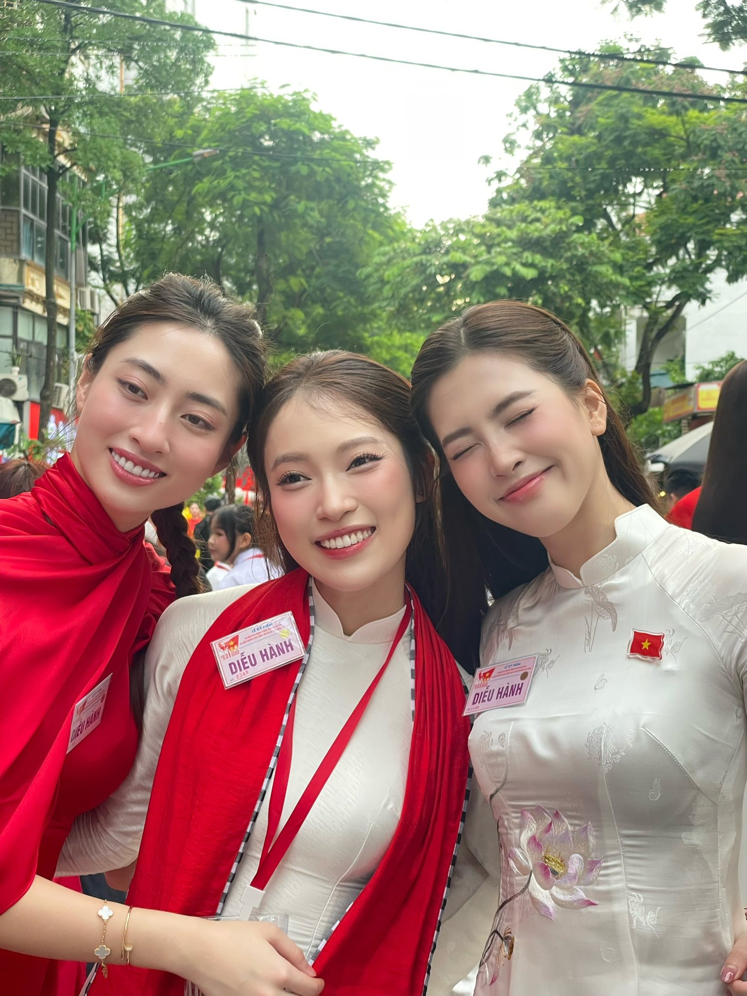 "Mỹ nhân Việt ngàn năm có một" viral cõi mạng sau tổng duyệt A80: Không phải vì quá đẹp, mà lại vì biểu cảm "khó đỡ" cỡ này! 54094266813066330074953726262863639704621946n 1756568460646 17565684609811201128916