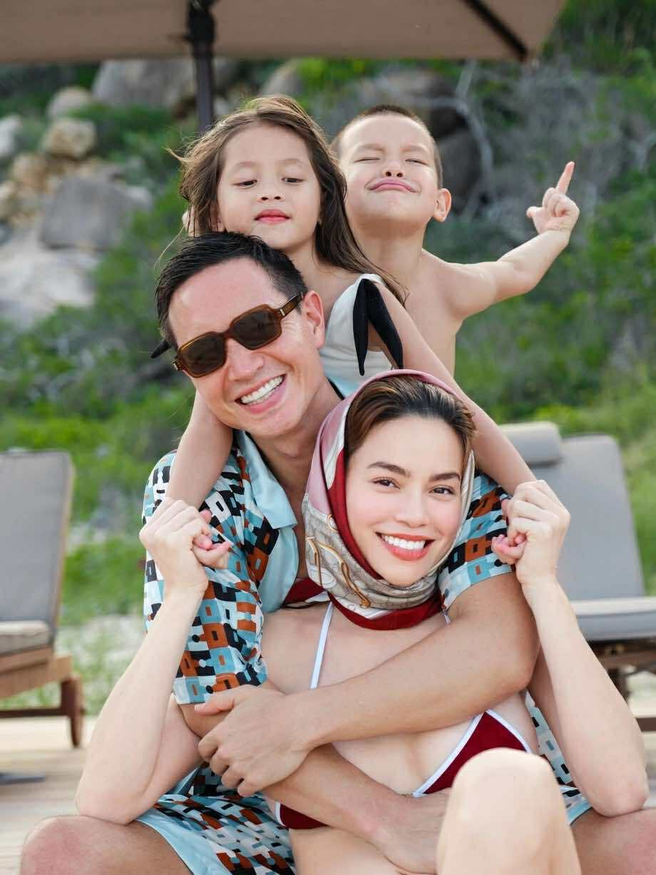 Hồ Ngọc Hà lại có cách rèn con cực hay, tận dụng ngay 1 vật dụng ở vườn: Bảo sao Lisa, Leon đều giỏi giang, ngoan ngoãn thế!- Ảnh 2. Hồ Ngọc Hà lại có cách rèn con cực hay, tận dụng ngay 1 vật dụng ở vườn: Bảo sao Lisa, Leon đều giỏi giang, ngoan ngoãn thế!- Ảnh 2.