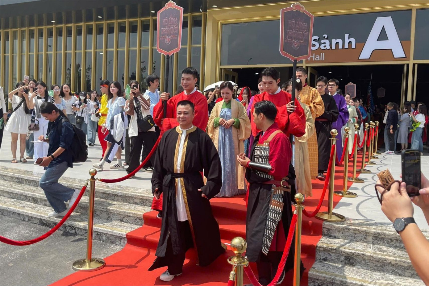 NSND Tự Long từ chối lời mời đóng phim của Trấn Thành, Trường Giang- Ảnh 1.