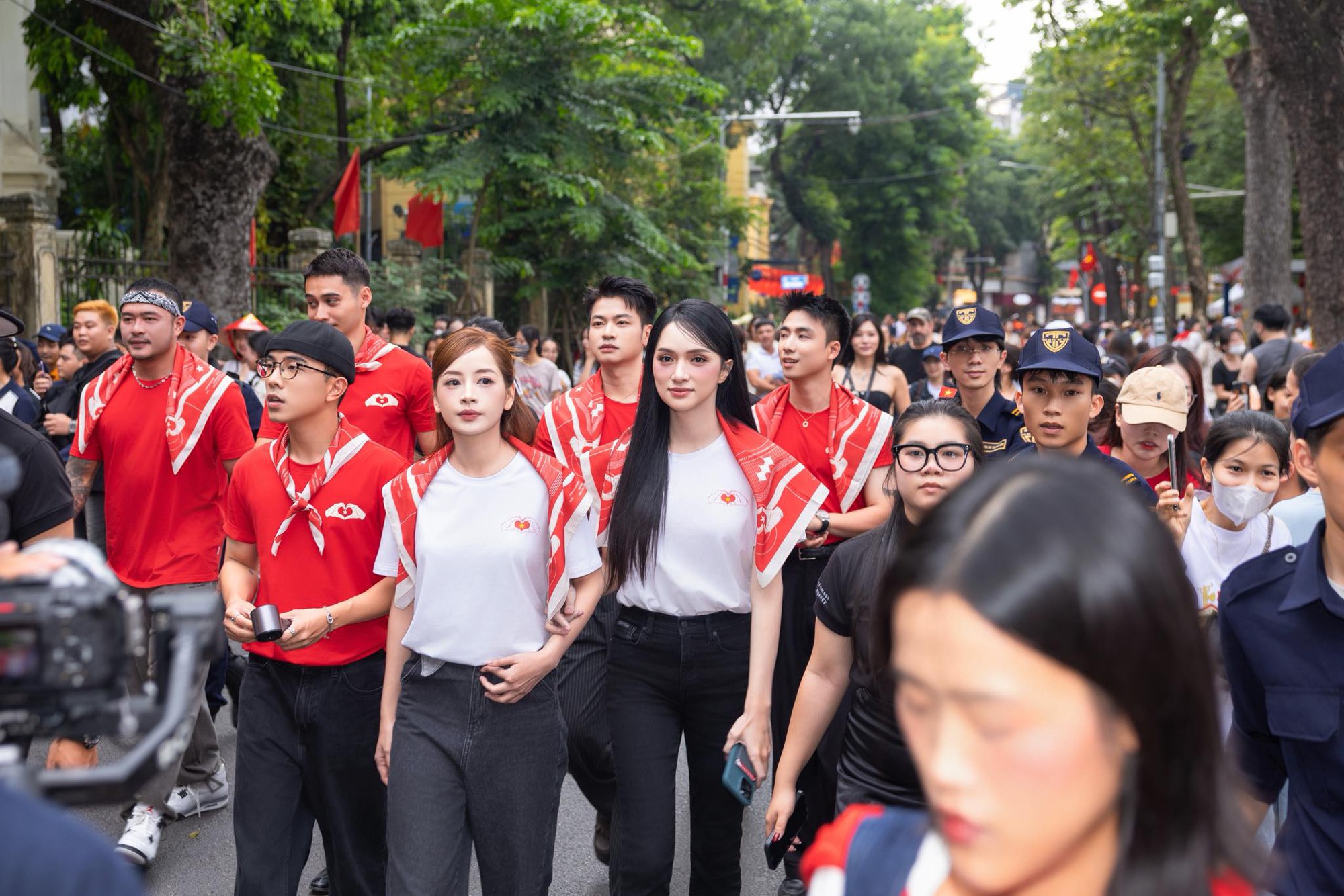 Visual Hương Giang ngày càng bén, đọ sắc nét căng với