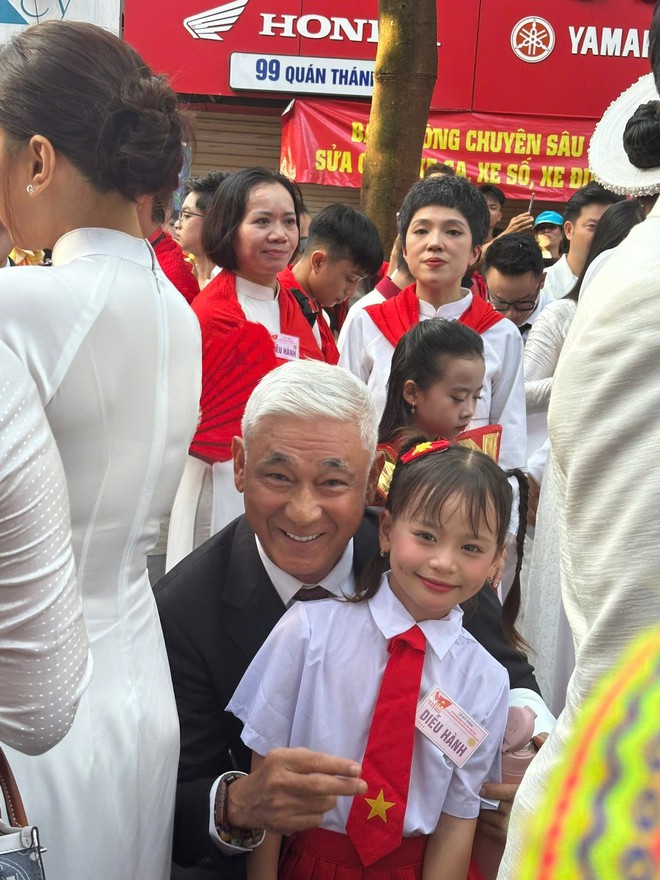 Vệ sĩ của Mỹ Tâm- Ảnh 1. Vệ sĩ của Mỹ Tâm- Ảnh 1.