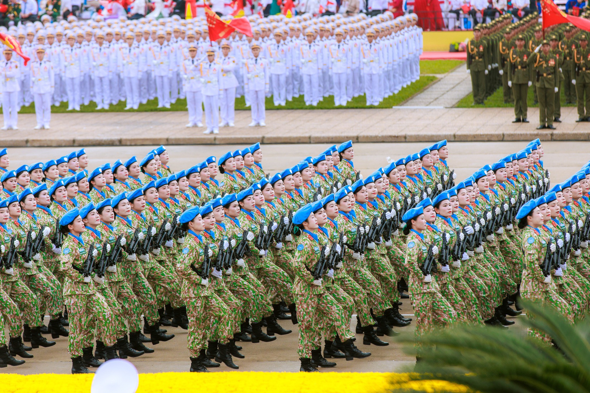 Khối nữ sĩ quan Gìn giữ hòa bình Việt Nam trong buổi hợp luyện Lễ diễu binh diễu hành kỷ niệm 80 năm Quốc khánh 2-9 (Ảnh: Hoàng Trung Đức)