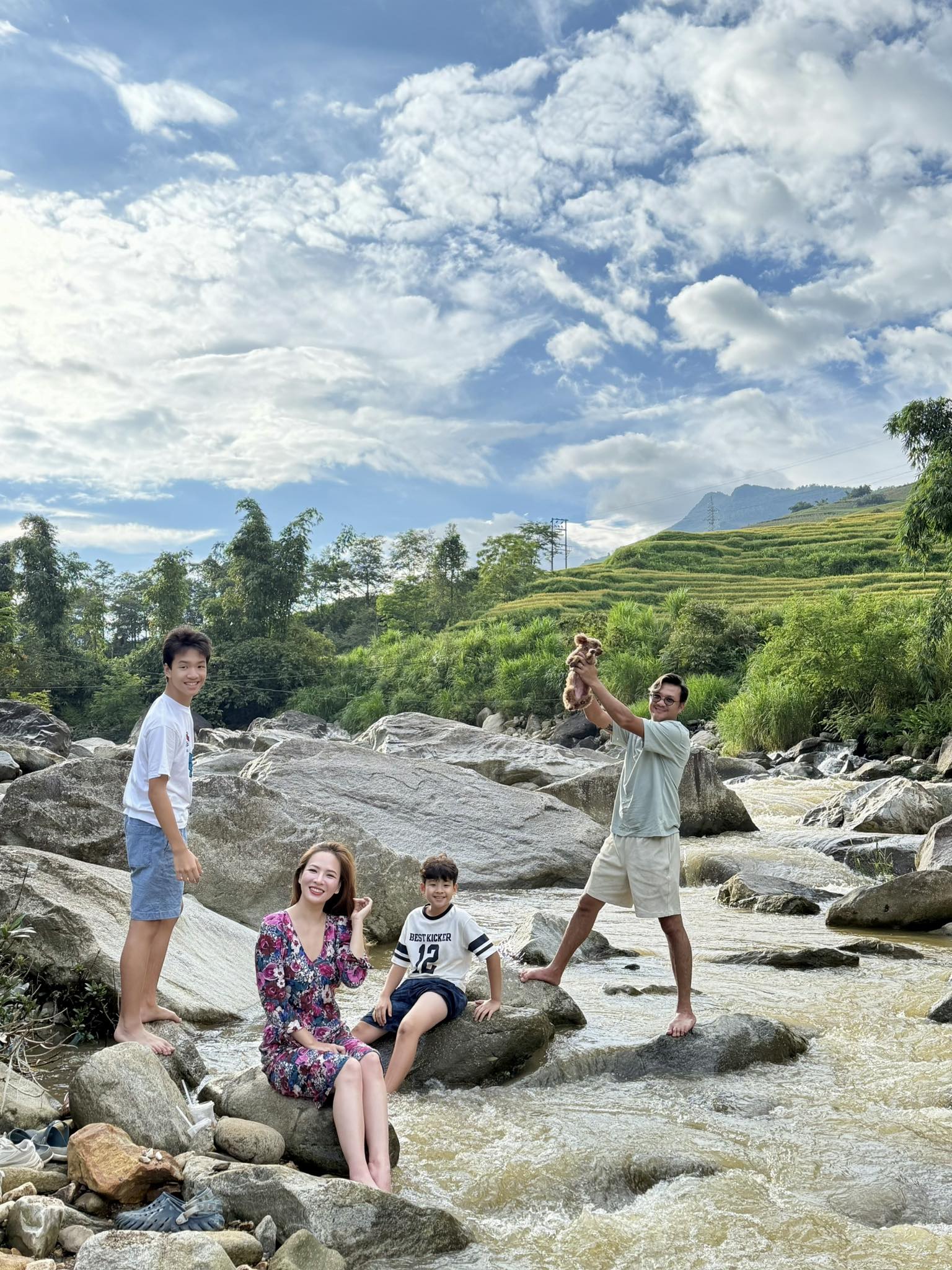 Đạo diễn vừa nghỉ việc VTV có vợ là