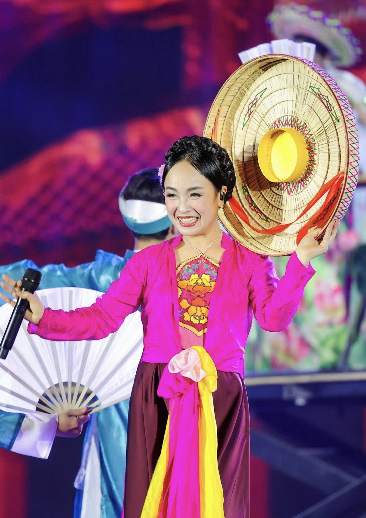 Nữ NSND vừa lên chức giám đốc nhà hát: Mỹ nhân tài sắc vẹn toàn, chồng cũng là lãnh đạo, rất nổi tiếng- Ảnh 1. Nữ NSND vừa lên chức giám đốc nhà hát: Mỹ nhân tài sắc vẹn toàn, chồng cũng là lãnh đạo, rất nổi tiếng- Ảnh 1.