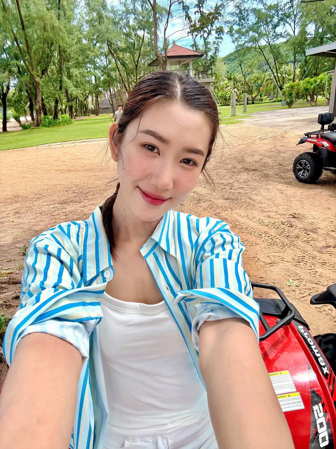 Hội bạn thân đồng loạt an ủi Thúy Ngân vì chia tay với