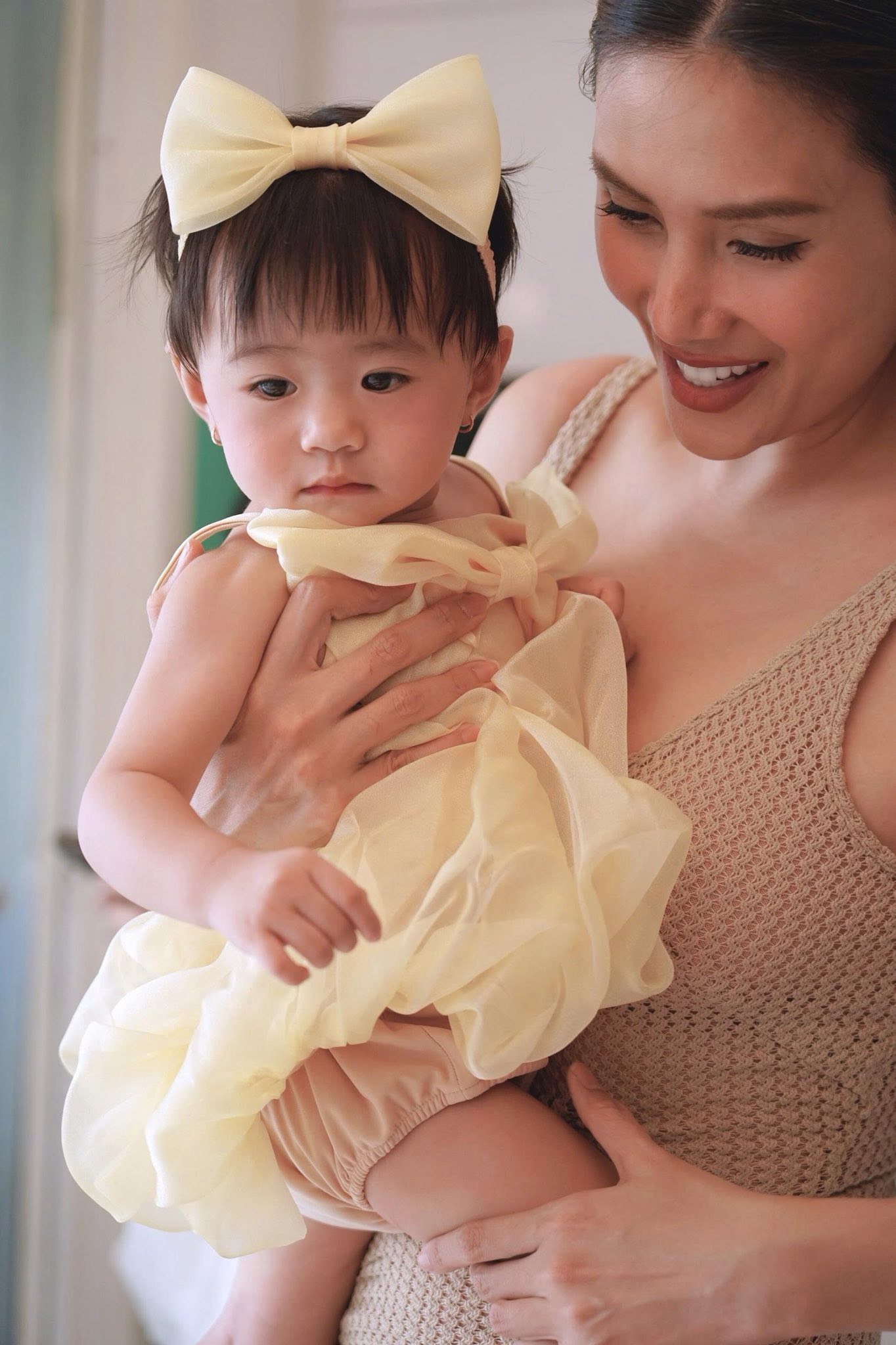 Tiệc thôi nôi cực xinh xẻo và ấm cúng nhưng không kém phần sang chảnh của em bé Nubi nhà siêu mẫu Võ Hoàng Yến- Ảnh 1.