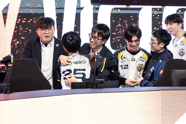 LCP 2025: CFO JunJia Khang Dinh Yeu To Ky Luat Rat Quan Trong, Danh Gia Cao Fearless Draft 3 LCP 2025: CFO JunJia Khẳng Định Yếu Tố Kỷ Luật Rất Quan Trọng, Đánh Giá Cao Fearless Draft 3