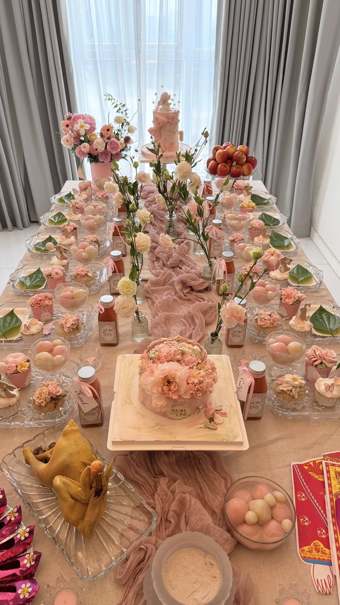 Tiệc thôi nôi cực xinh xẻo và ấm cúng nhưng không kém phần sang chảnh của em bé Nubi nhà siêu mẫu Võ Hoàng Yến- Ảnh 10.
