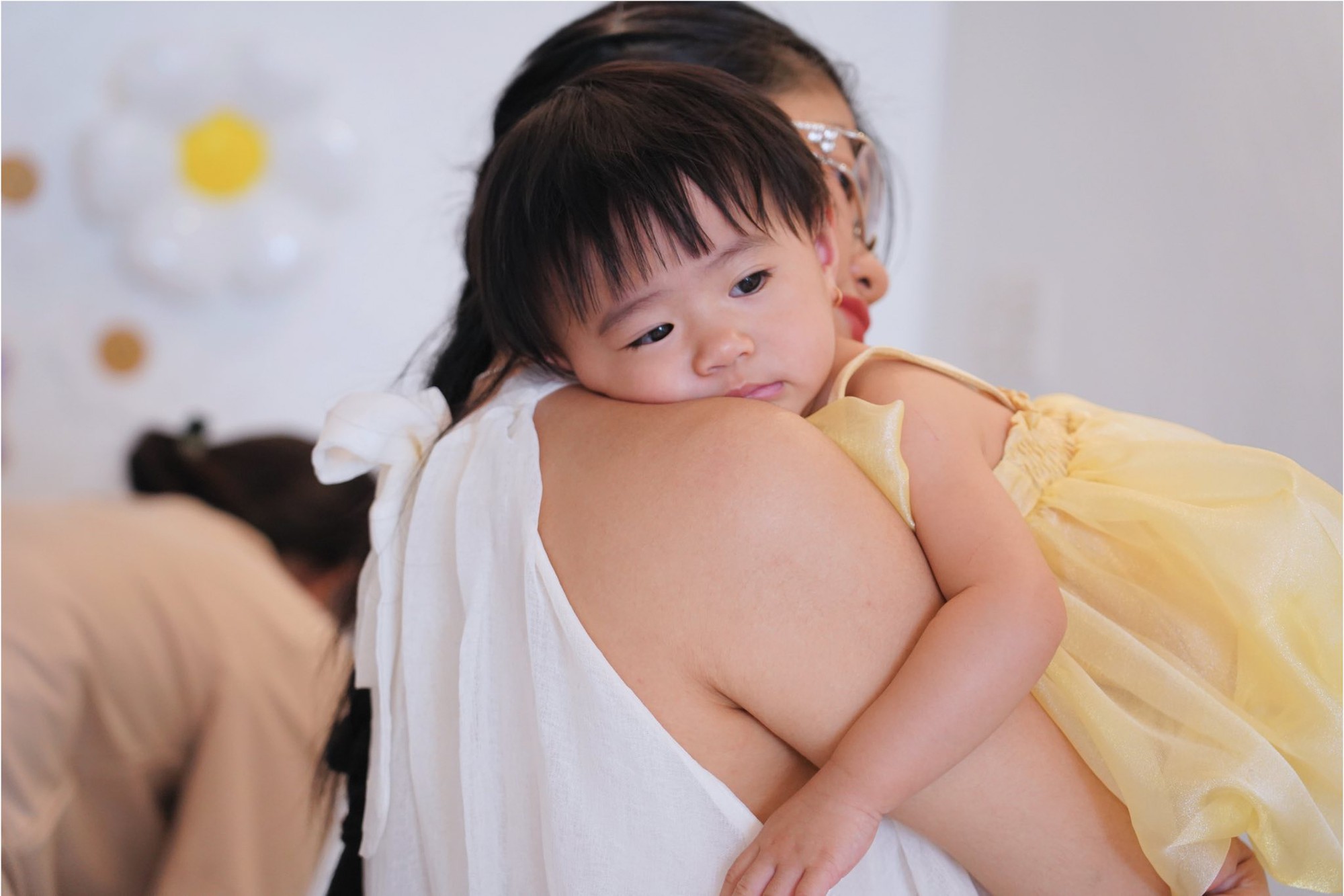 Tiệc thôi nôi cực xinh xẻo và ấm cúng nhưng không kém phần sang chảnh của em bé Nubi nhà siêu mẫu Võ Hoàng Yến- Ảnh 14.