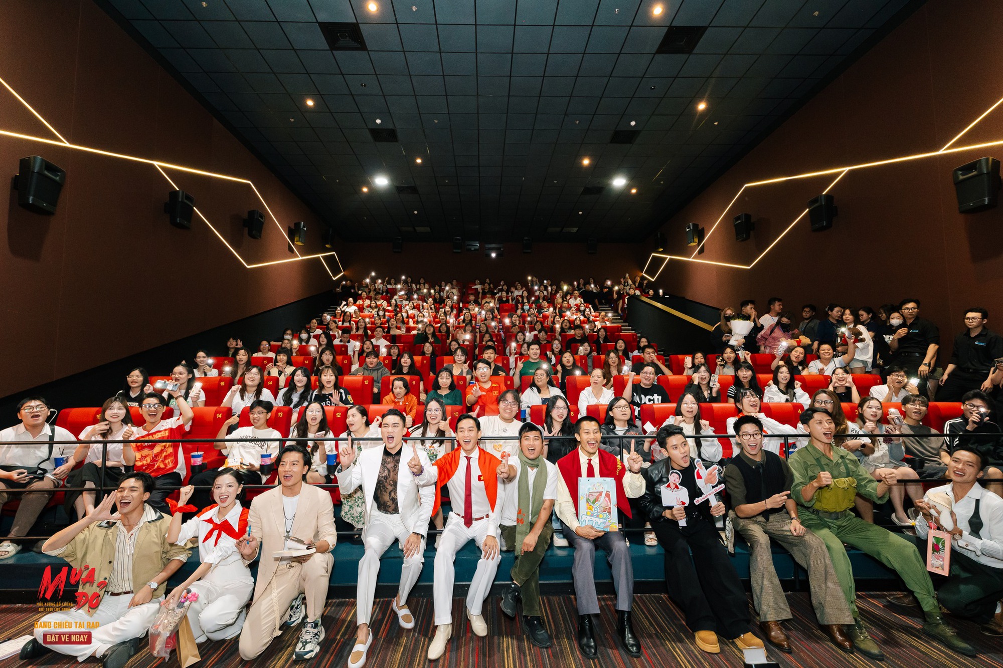 Người đứng sau màn xô đổ kỷ lục phim Trấn Thành- Ảnh 1. Người đứng sau màn xô đổ kỷ lục phim Trấn Thành- Ảnh 1.