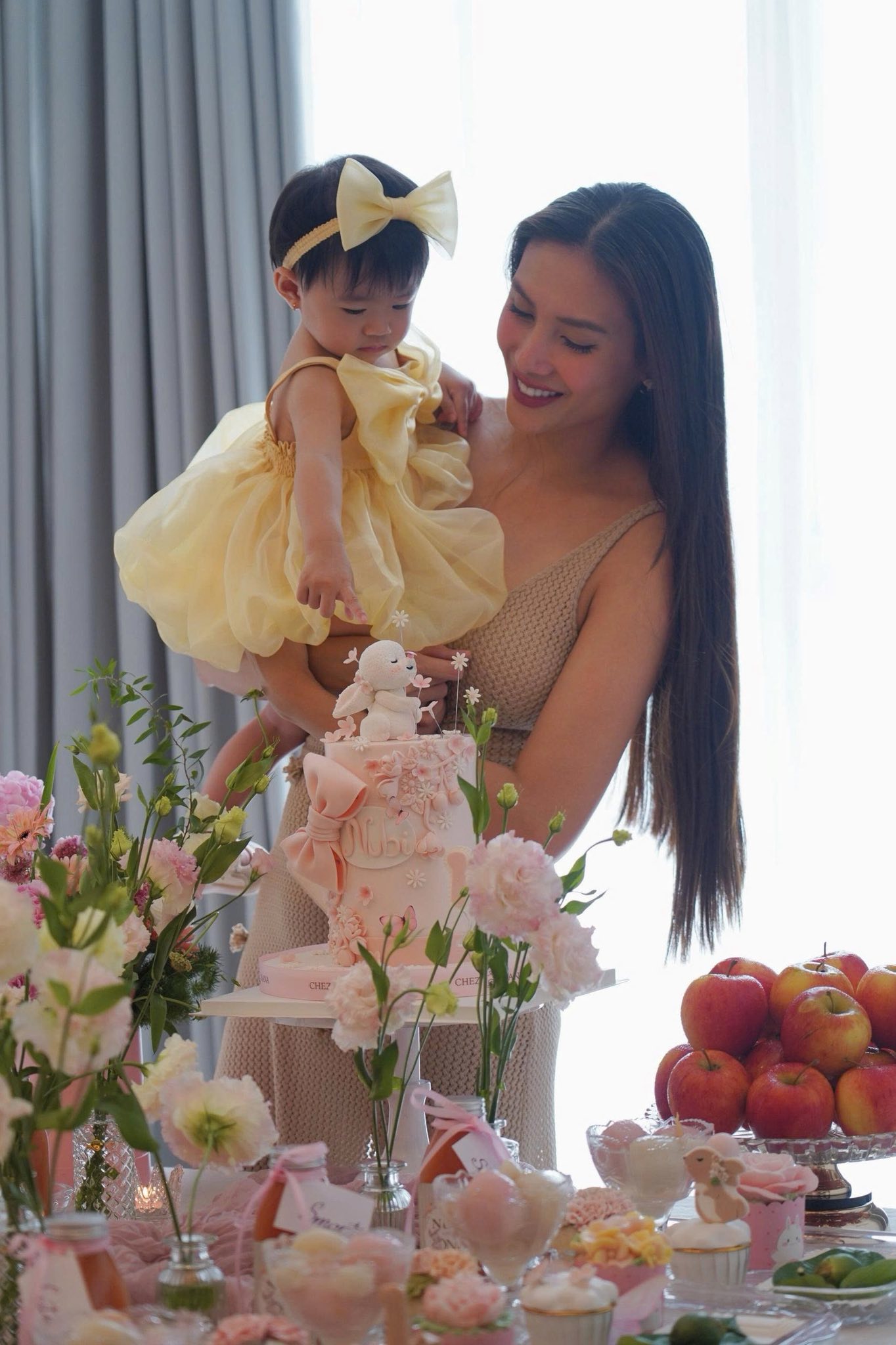 Tiệc thôi nôi cực xinh xẻo và ấm cúng nhưng không kém phần sang chảnh của em bé Nubi nhà siêu mẫu Võ Hoàng Yến- Ảnh 3.