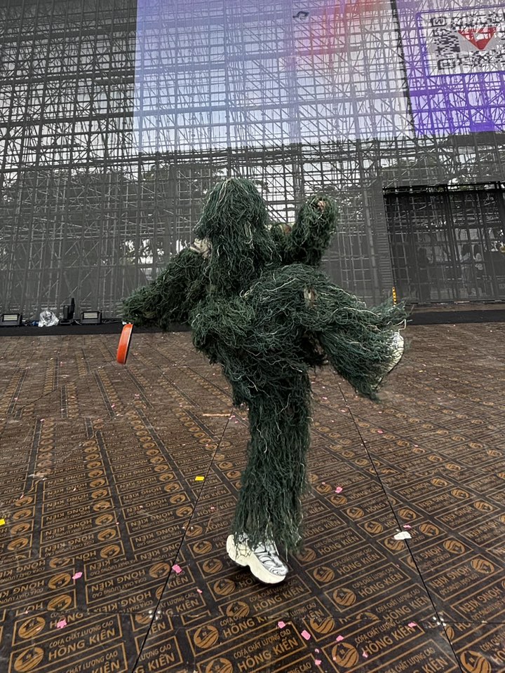 1 Em Xinh bị cấm diễn concert?- Ảnh 4. 1 Em Xinh bị cấm diễn concert?- Ảnh 4.