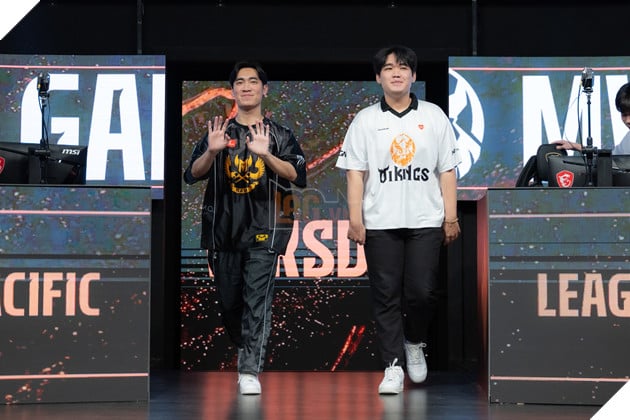 LCP 2025: MVKE Gury An Tuong San Khau LCP, Muon Tai Dau JunJia LCP 2025: MVKE Gury Ấn Tượng Sân Khấu LCP, Muốn Tái Đấu JunJia