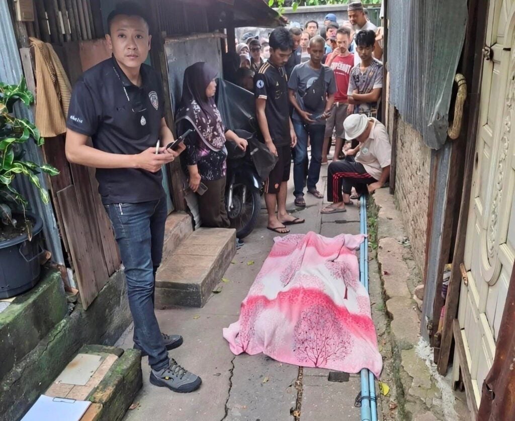 Sàm sỡ bé gái, bị bố nạn nhân chất vấn, người đàn ông giật lấy súng rồi bắn tử vong đối phương- Ảnh 1.