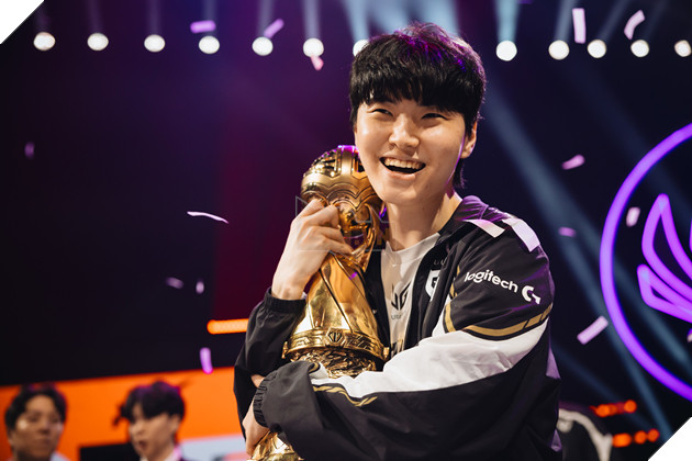 MSI 2025: Tap The Doi Hinh GEN.G Huong Den Chuc Vo Dich EWC Va CKTG 2025 2 MSI 2025: Tập Thể Đội Hình GEN.G Hướng Đến Chức Vô Địch EWC Và CKTG 2025 2