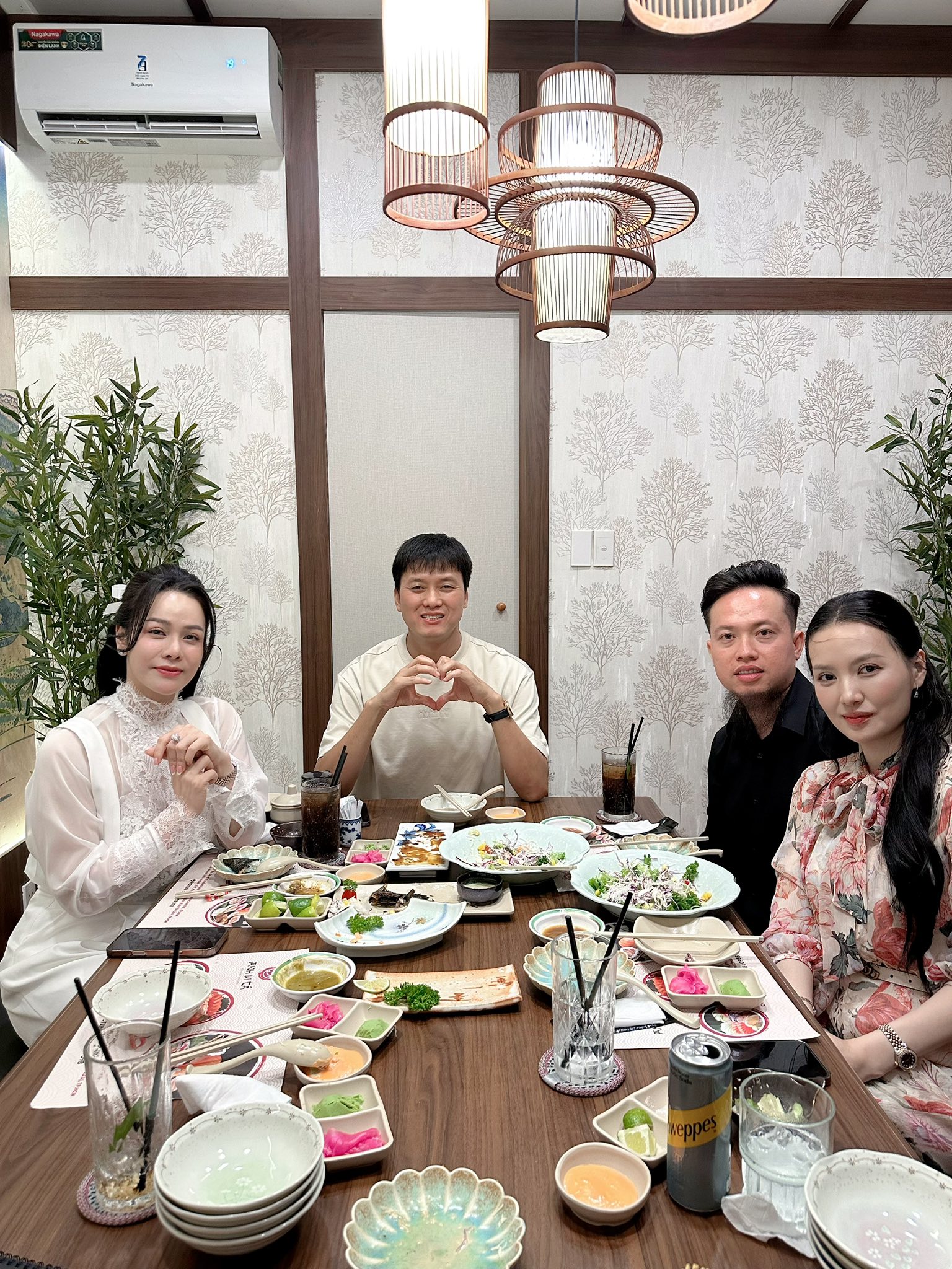 Quách Ngọc Tuyên ngoài 40: Chủ 2 nhà hàng, cái lớn nhất 400 m2, cuộc sống viên mãn bên vợ kém 16 tuổi- Ảnh 2.