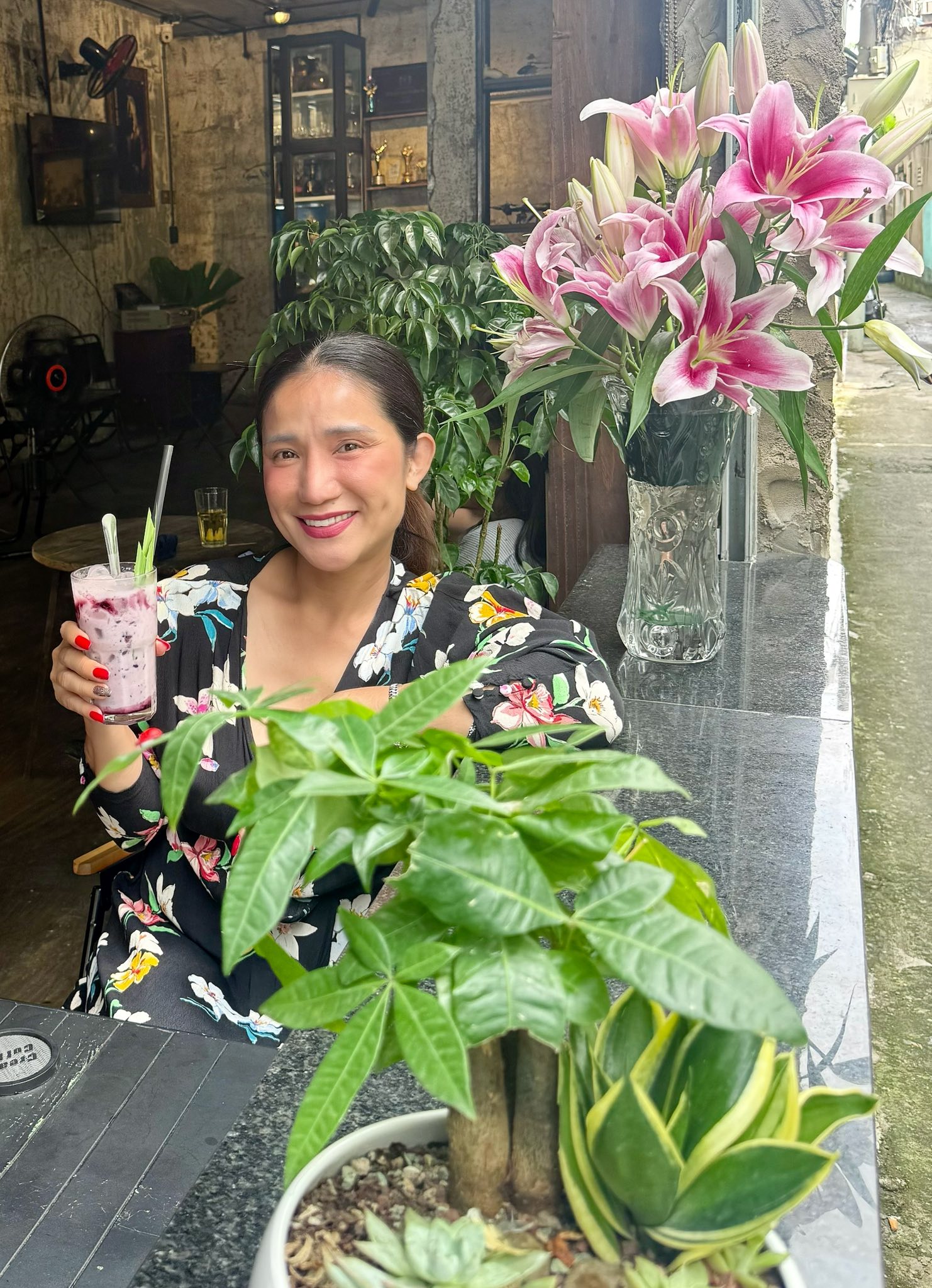 NSƯT Cát Tường nói thẳng về thông tin sắp lấy chồng đại gia ở tuổi U50- Ảnh 6. NSƯT Cát Tường nói thẳng về thông tin sắp lấy chồng đại gia ở tuổi U50- Ảnh 6.