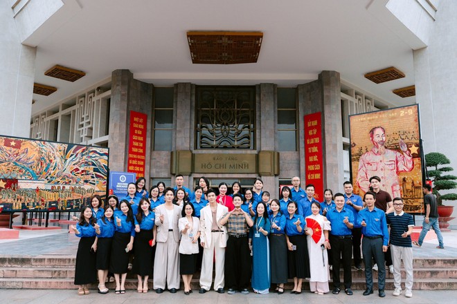 Ba diễn viên được nhận huy hiệu Bác Hồ- Ảnh 3.