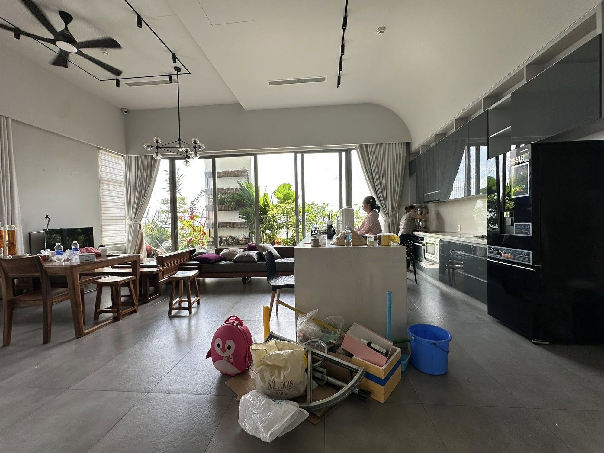 Mỹ nhân Việt một mình nuôi 5 con, bỏ trống nhà 16 tỷ ở TP.HCM, U40 sang Mỹ cưới chồng- Ảnh 4.