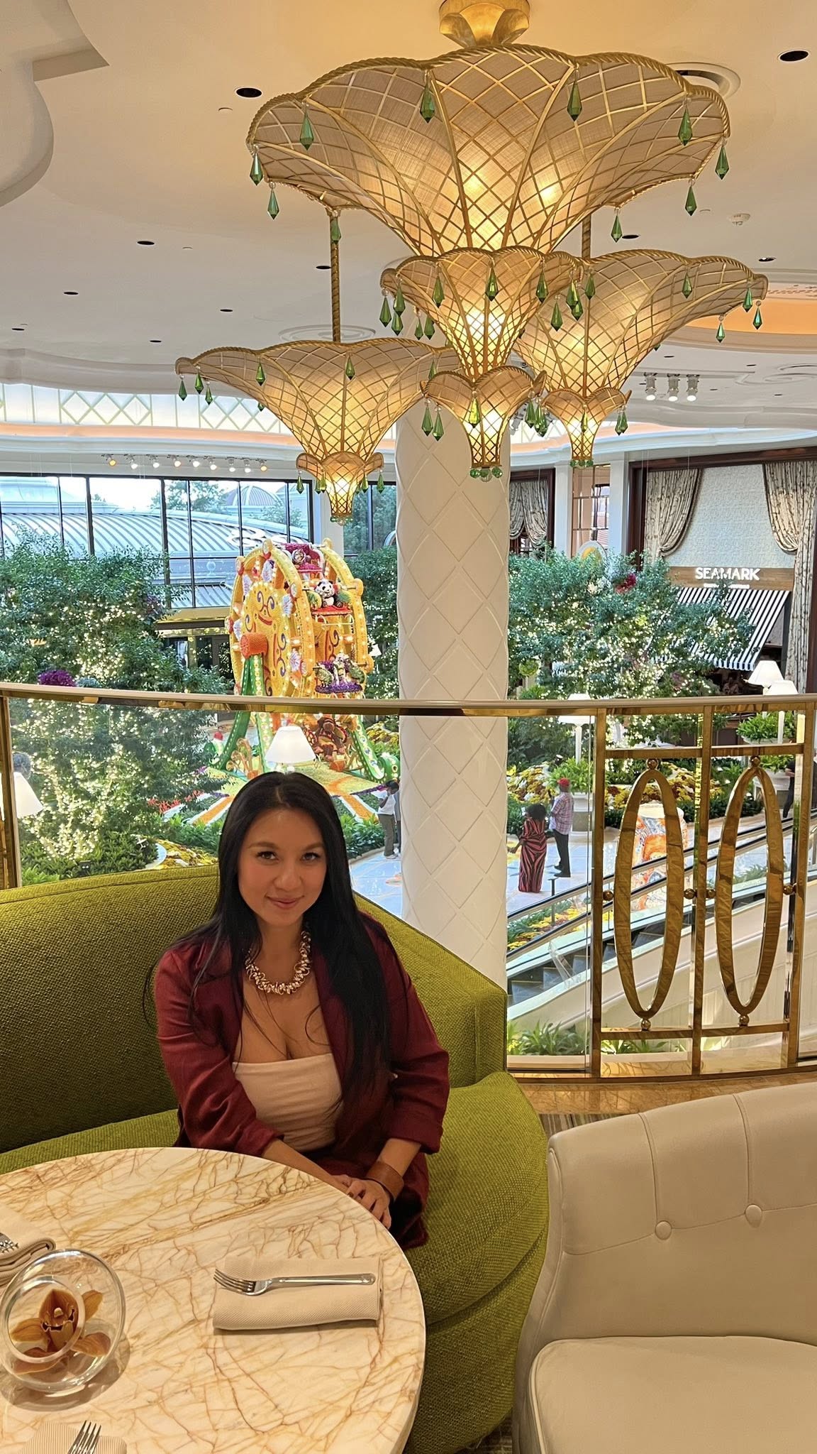 Mỹ nhân gợi cảm nhất Việt Nam: Được chồng chiều chuộng, sống an nhàn, U50 mặc còn sexy hơn trước- Ảnh 4. Mỹ nhân gợi cảm nhất Việt Nam: Được chồng chiều chuộng, sống an nhàn, U50 mặc còn sexy hơn trước- Ảnh 4.