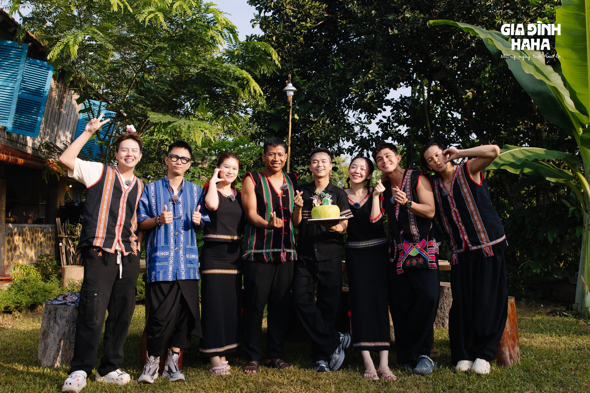 Tóc Tiên tiếp tục khóc nghẹn trên sóng truyền hình: Chuyện gì đã xảy ra?- Ảnh 6. Tóc Tiên tiếp tục khóc nghẹn trên sóng truyền hình: Chuyện gì đã xảy ra?- Ảnh 6.