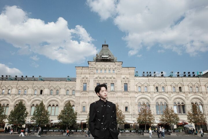 Hành động tinh tế của Đức Phúc sau khi chiến thắng tại Intervision 2025 ở Nga- Ảnh 1.