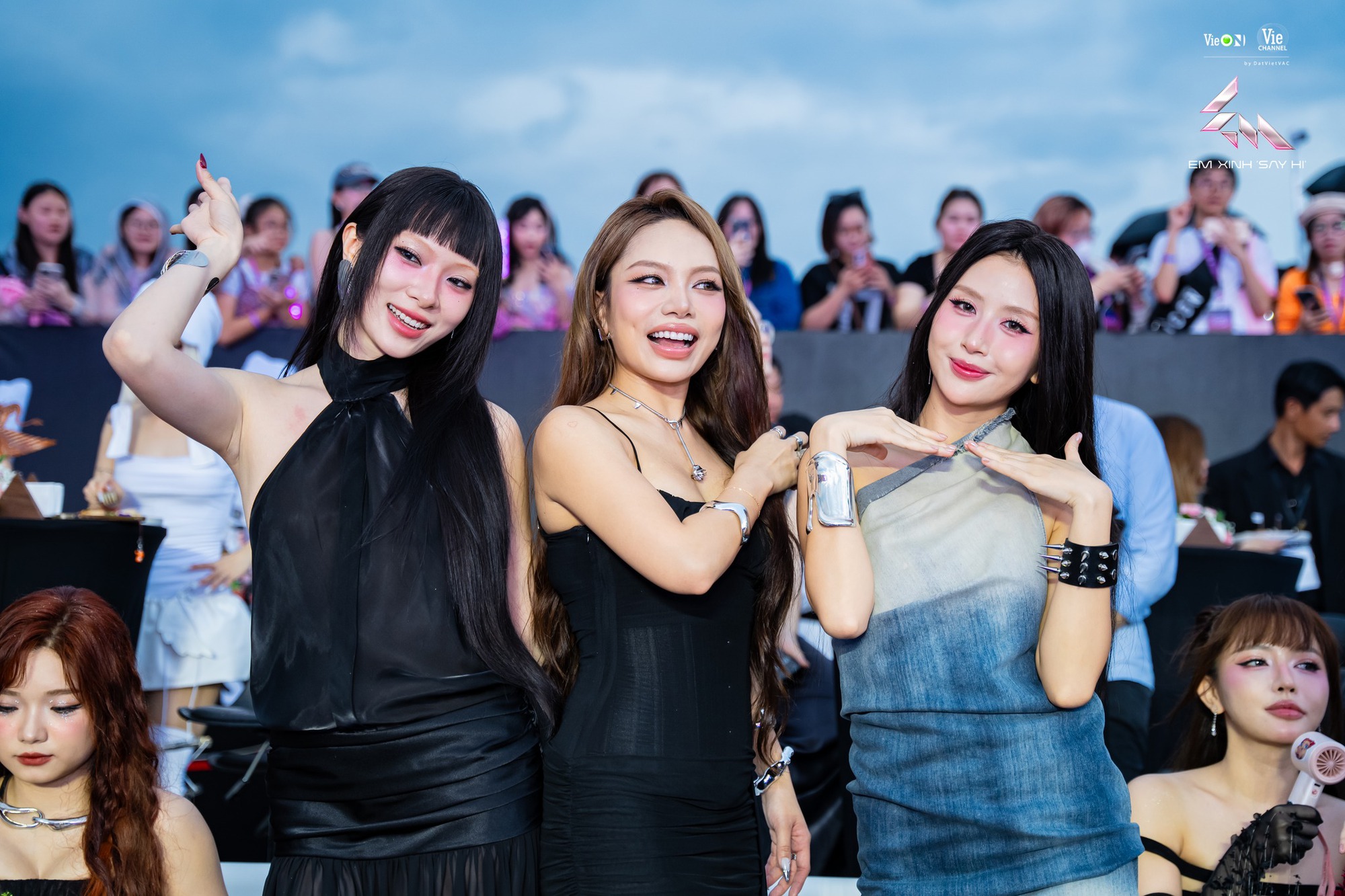 Bùng nổ visual dàn Em Xinh Say Hi tại concert: Phương Ly lộ diện hậu nghi vấn sửa mũi, 1 sao nữ gây sốt đúng 5 giây lướt qua- Ảnh 4.