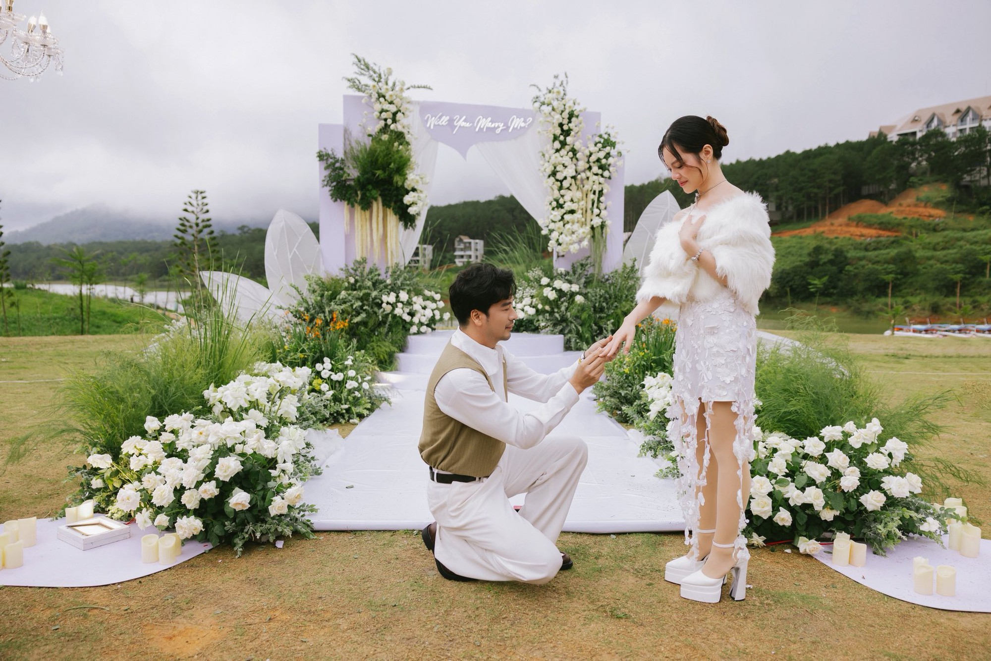 Sao nam từng huỷ hôn Ngọc Lan đã cầu hôn vợ bác sĩ kém 16 tuổi, hé lộ thời điểm tổ chức đám cưới- Ảnh 1. Sao nam từng huỷ hôn Ngọc Lan đã cầu hôn vợ bác sĩ kém 16 tuổi, hé lộ thời điểm tổ chức đám cưới- Ảnh 1.