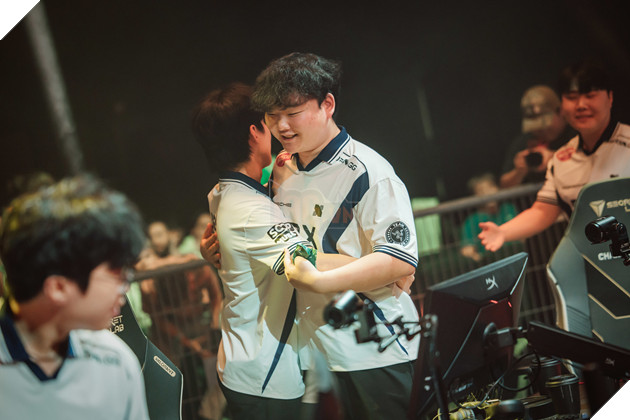 VALORANT Champions 2025: Nhin Lai Ngay 2 Voi Thang Loi An Tuong Cua DRX 3 VALORANT Champions 2025: Nhìn Lại Ngày 2 Với Thắng Lợi Ấn Tượng Của DRX 3