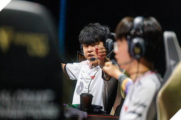 VALORANT Champions 2025: Team Heretics và Fnatic Là Hai Cái Tên Tiếp Theo Vào Playoffs