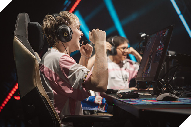 VALORANT Champions 2025: Team Heretics và Fnatic Là Hai Cái Tên Tiếp Theo Vào Playoffs 2