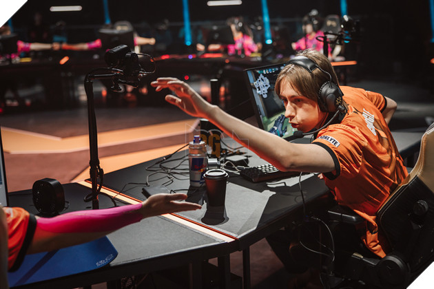 VALORANT Champions 2025: Fnatic Lội Ngược Dòng Ngoạn Mục, NRG Vẫn Trên Cơ MIBR 3