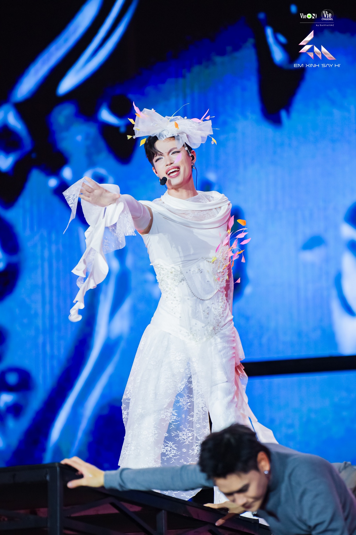 Châu Bùi và dàn Em Xinh