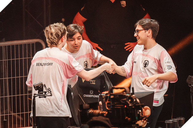 Team Heretics bình tĩnh gỡ lại 1-1