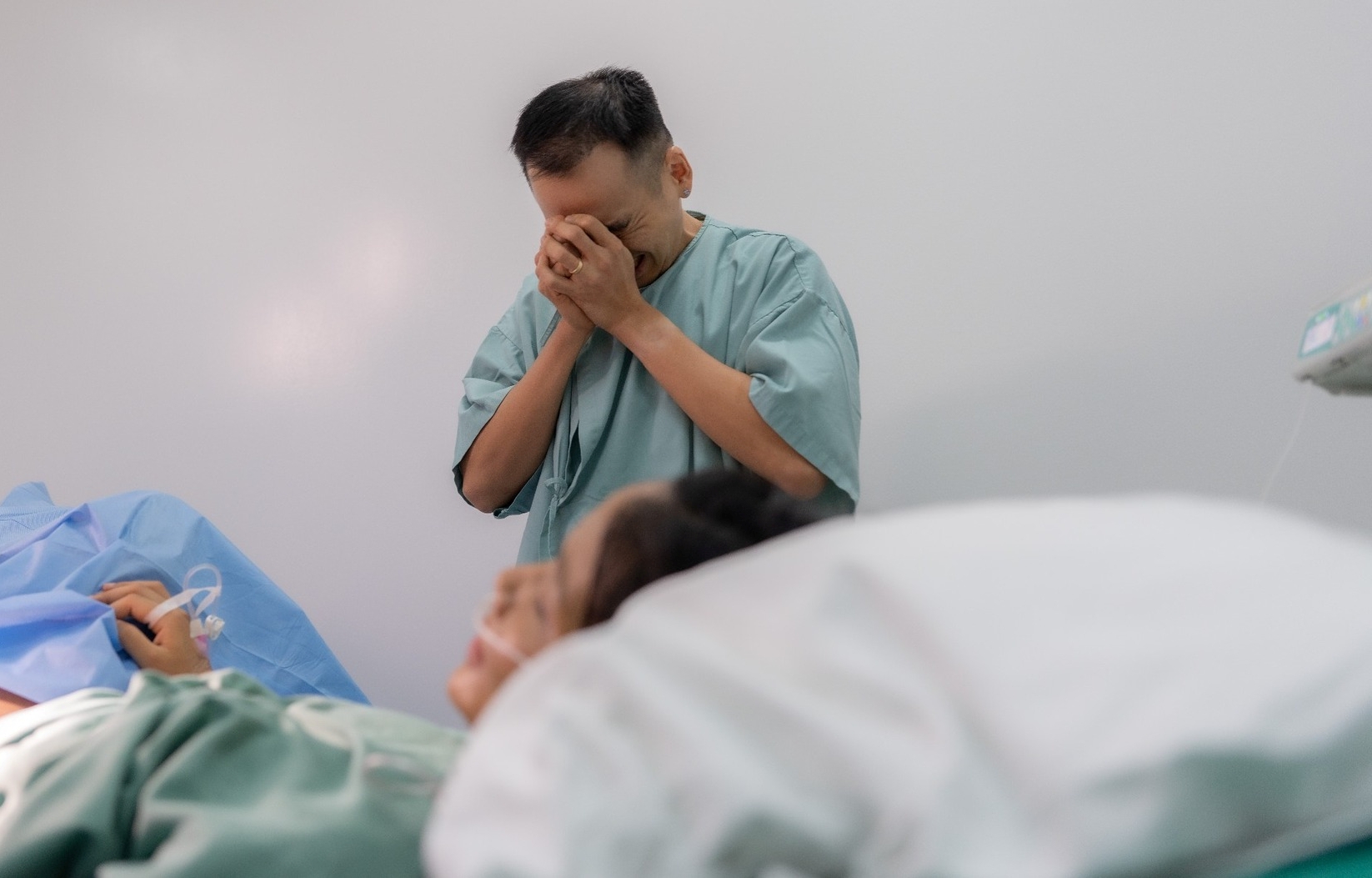 Hoa hậu H'Hen Niê sinh con gái đầu lòng, chồng