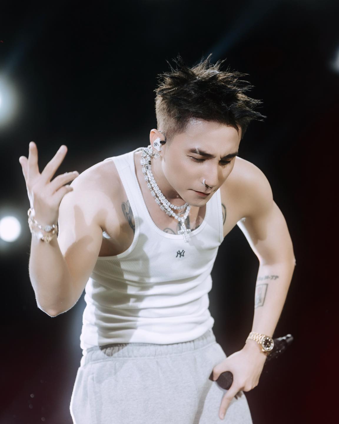 Sơn Tùng mà cứ như này thì sao chịu nổi?- Ảnh 8. Sơn Tùng mà cứ như này thì sao chịu nổi?- Ảnh 8.