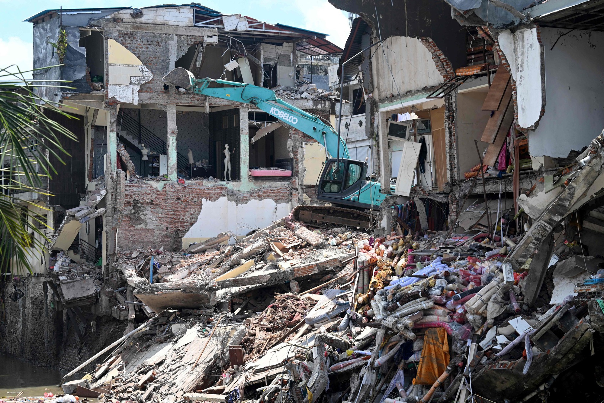 Đảo thiên đường Bali hoang tàn sau lũ dữ: Chuyên gia cảnh báo kịch bản không mong đợi sẽ lặp lại trong thế kỷ này- Ảnh 2. Đảo thiên đường Bali hoang tàn sau lũ dữ: Chuyên gia cảnh báo kịch bản không mong đợi sẽ lặp lại trong thế kỷ này- Ảnh 2.