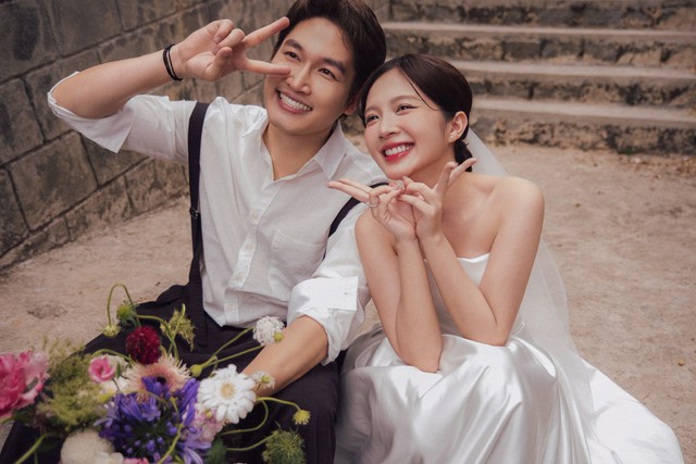 Đình Tú - Ngọc Huyền quá đẹp đôi trong lễ ăn hỏi, chú rể thổ lộ mất ngủ cả đêm!- Ảnh 8. Đình Tú - Ngọc Huyền quá đẹp đôi trong lễ ăn hỏi, chú rể thổ lộ mất ngủ cả đêm!- Ảnh 8.