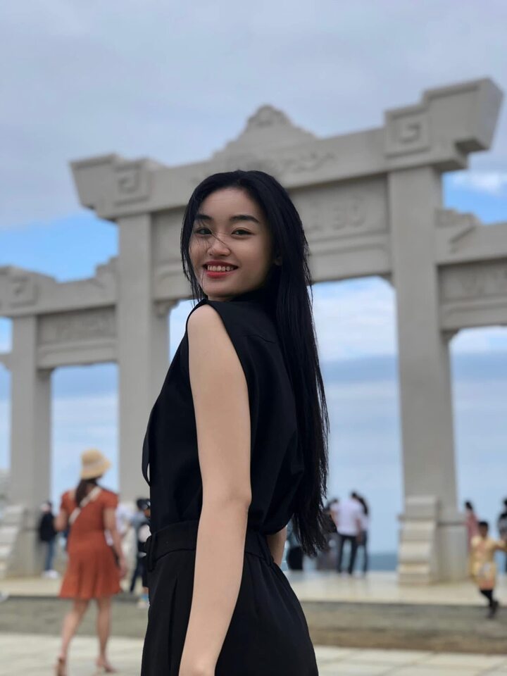Nhan sắc đời thường ít phấn son của tân Miss Grand Vietnam 2025- Ảnh 9. Nhan sắc đời thường ít phấn son của tân Miss Grand Vietnam 2025- Ảnh 9.