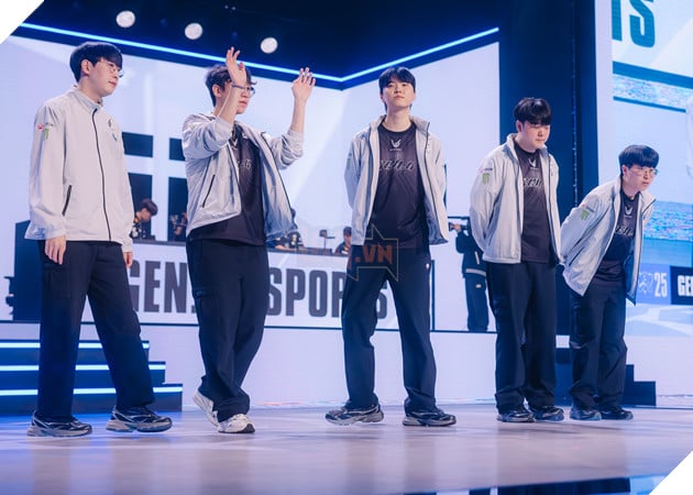 CKTG 2025: Tổng Hợp Kết Quả Nhánh Đấu 1-1, Nhiều Đội Tuyển Lớn Rơi Vào Vòng Nguy Hiểm 3