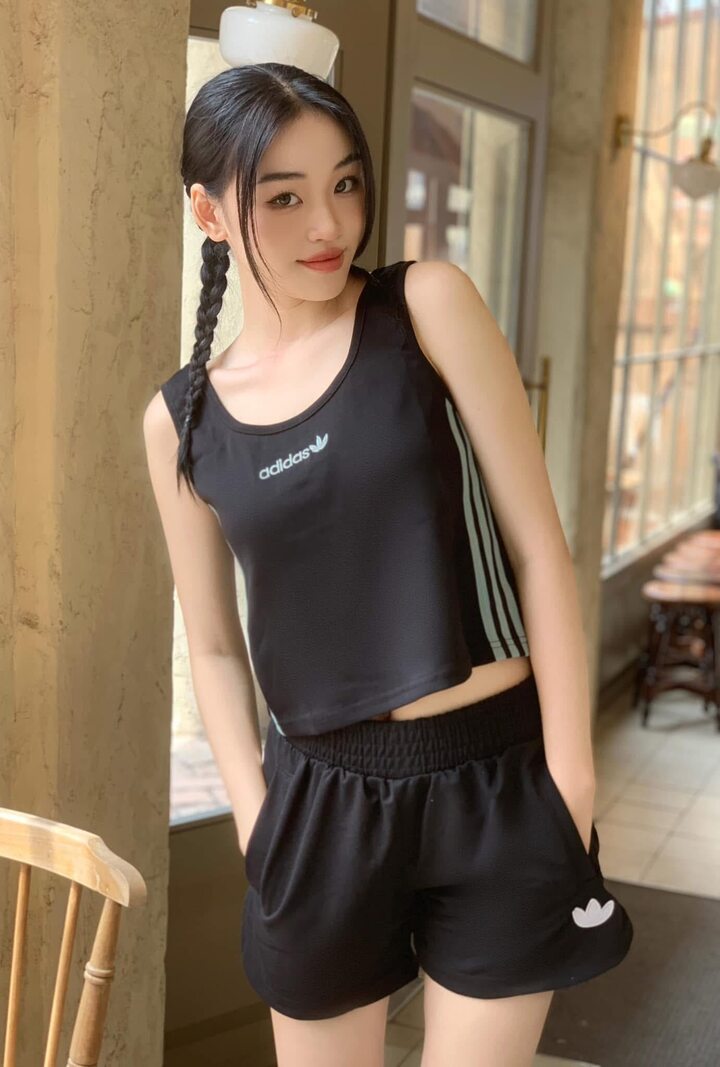 Nhan sắc đời thường ít phấn son của tân Miss Grand Vietnam 2025- Ảnh 8. Nhan sắc đời thường ít phấn son của tân Miss Grand Vietnam 2025- Ảnh 8.