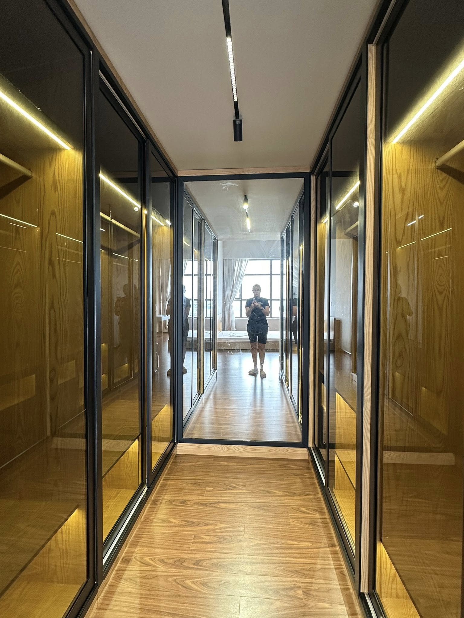 Mỹ nhân Việt một mình nuôi 5 con, bỏ trống nhà 16 tỷ ở TP.HCM, U40 sang Mỹ cưới chồng- Ảnh 7.