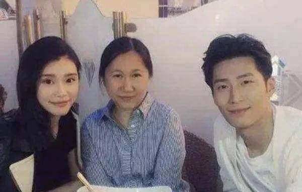 Thị phi nhà trùm sòng bạc Macau: 2 sao hạng A nghi là tình cũ nay về chung nhà, thêm 1 bóng hồng có mối tình tội lỗi với em họ- Ảnh 5. Thị phi nhà trùm sòng bạc Macau: 2 sao hạng A nghi là tình cũ nay về chung nhà, thêm 1 bóng hồng có mối tình tội lỗi với em họ- Ảnh 5.