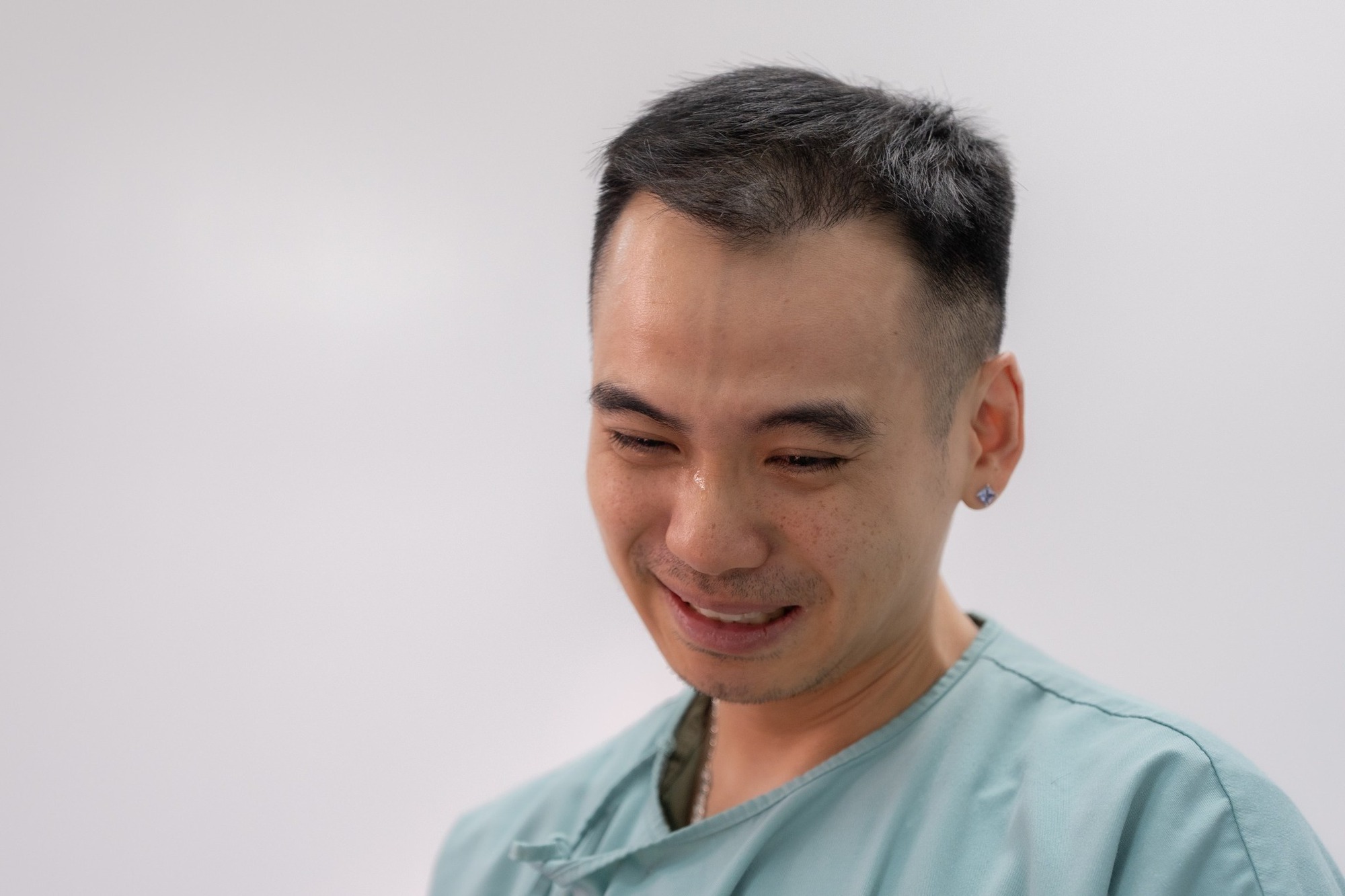 Hoa hậu H'Hen Niê sinh con gái đầu lòng, chồng