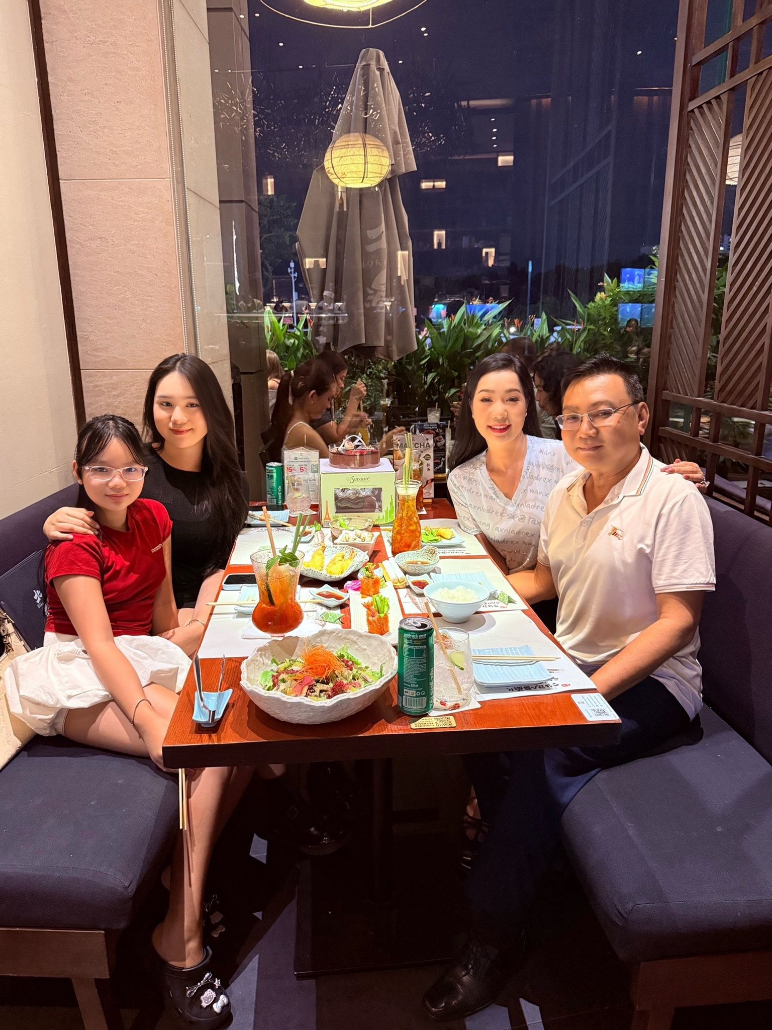 Nữ NSND là Phó Chủ tịch, vừa đỗ lớp Tiến sĩ: Hôn nhân viên mãn, 54 tuổi vẫn trẻ trung, body quyến rũ- Ảnh 12.